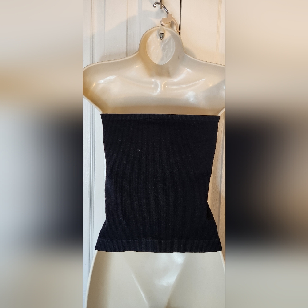 Urban Outfitters Medium Black Crop Top with Cherry Rhinestone Design - Picture 5 of 5